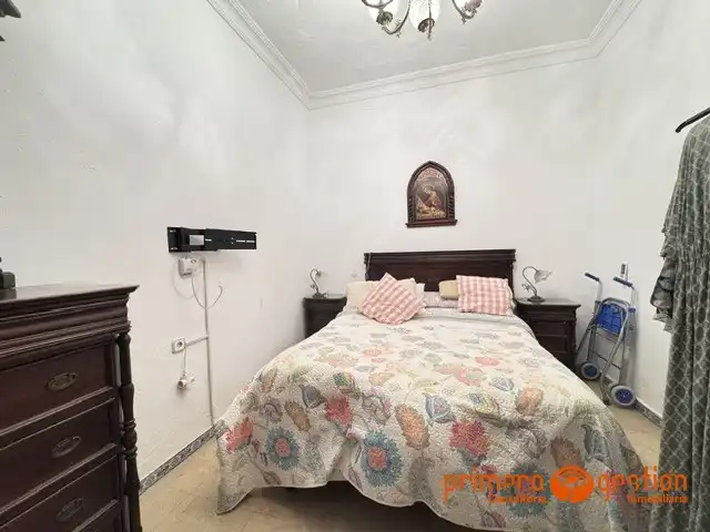 Dormitori de Casa o xalet en venda en Carmona amb Aire condicionat i Calefacció