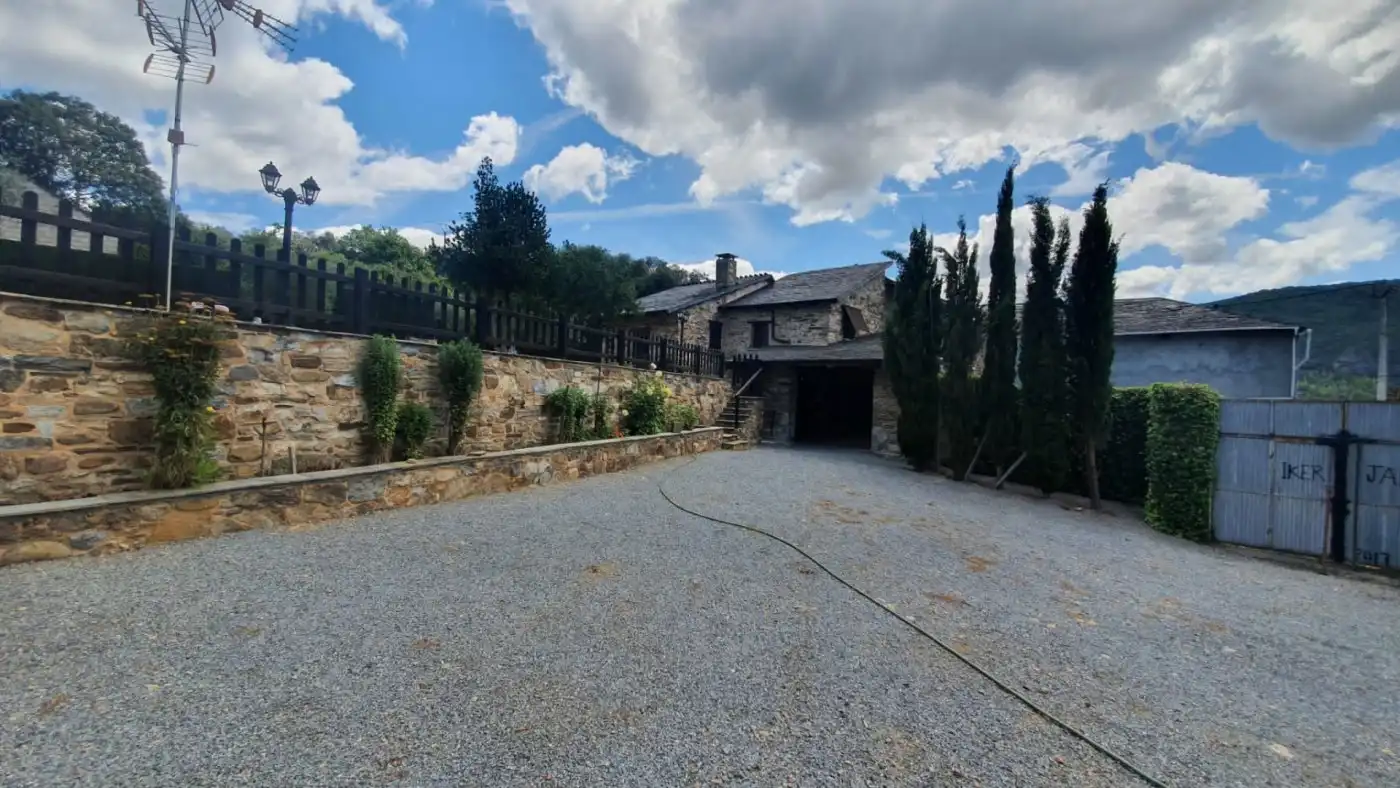 Finca rústica en venda a Camino Iglesia, 3, Carucedo
