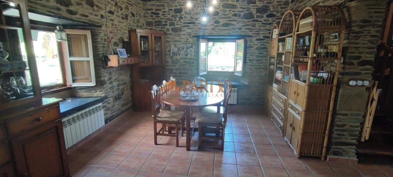 Menjador de Finca rústica en venda en Valdoviño amb Calefacció, Jardí privat i Terrassa