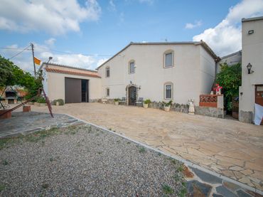 House with balcony for sale in Cami Cal Margarit 45