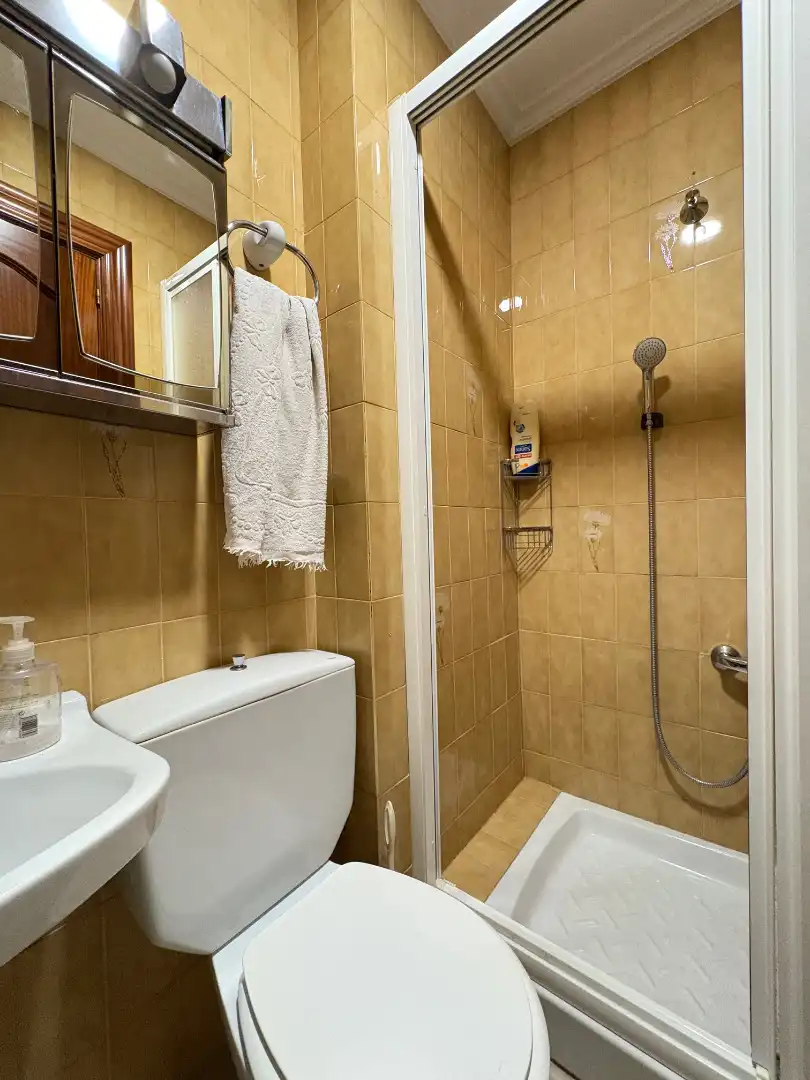 Baño de Apartamento en venta en Arnedo con Calefacción, Parquet y Trastero