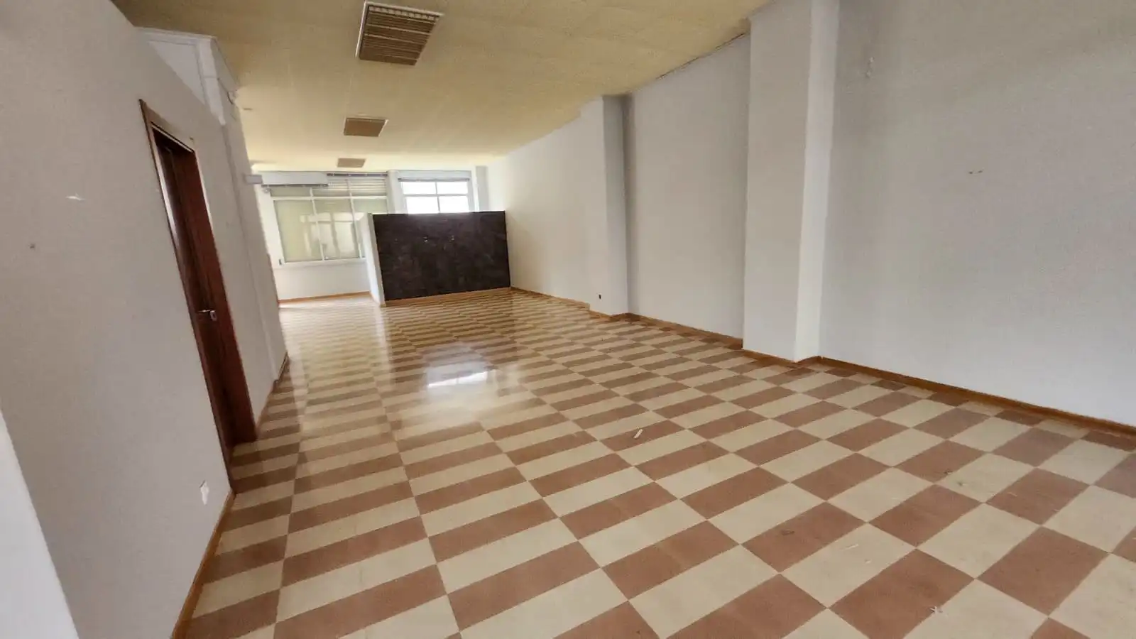 Commercial properties for rent in Miño