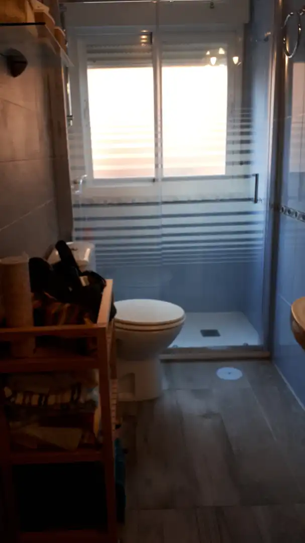 Badezimmer von Wohnung zur Miete in Granada mit Klimaanlage, Heizung und Möbliert