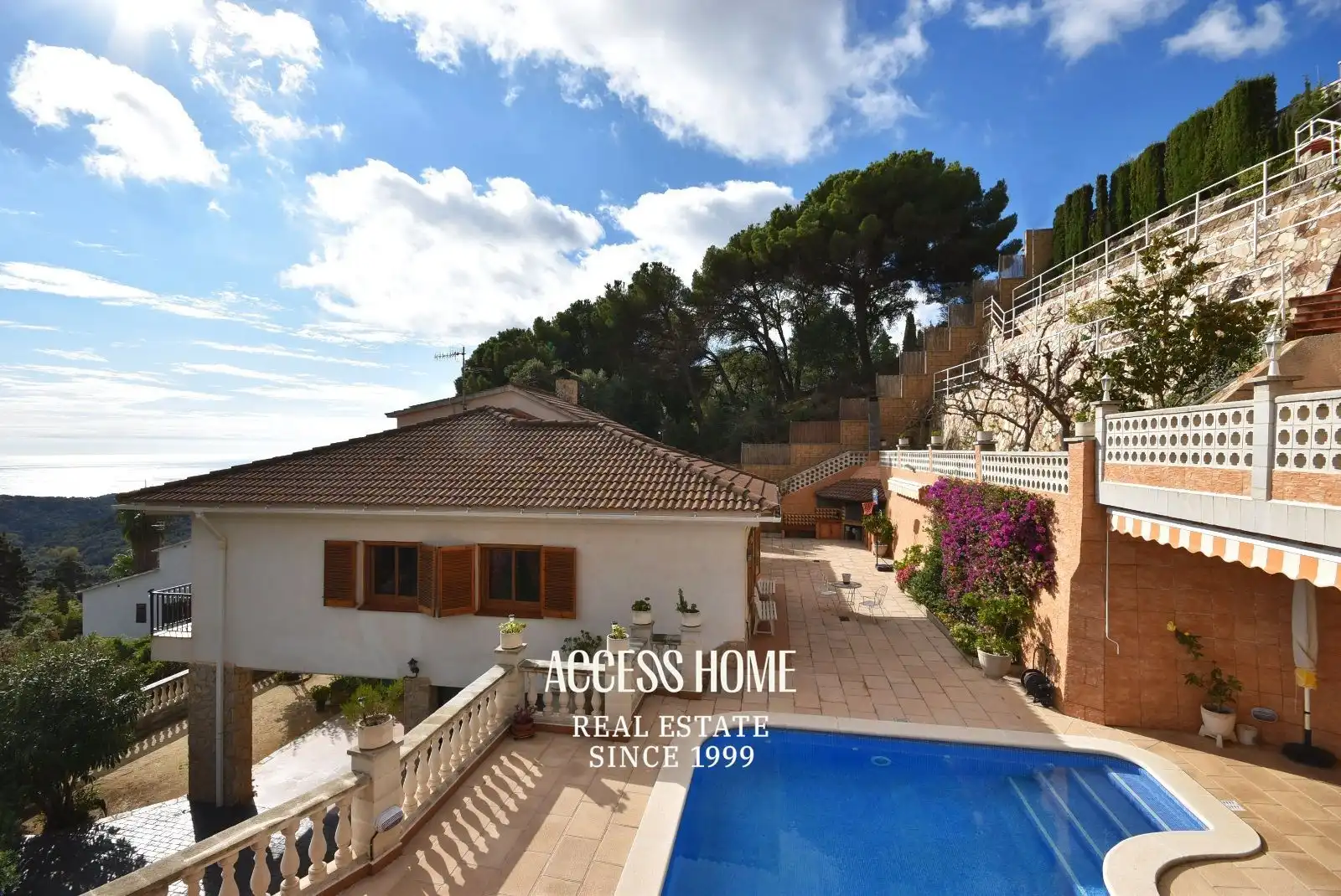Exterior view of Houses for sale in Arenys de Munt  with Heating, Terrace and Swimming Pool