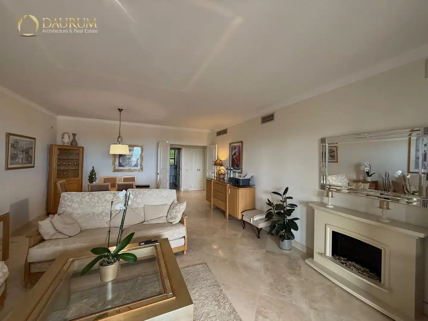 Sala d'estar de Pis en venda en Estepona amb Aire condicionat, Calefacció i Terrassa