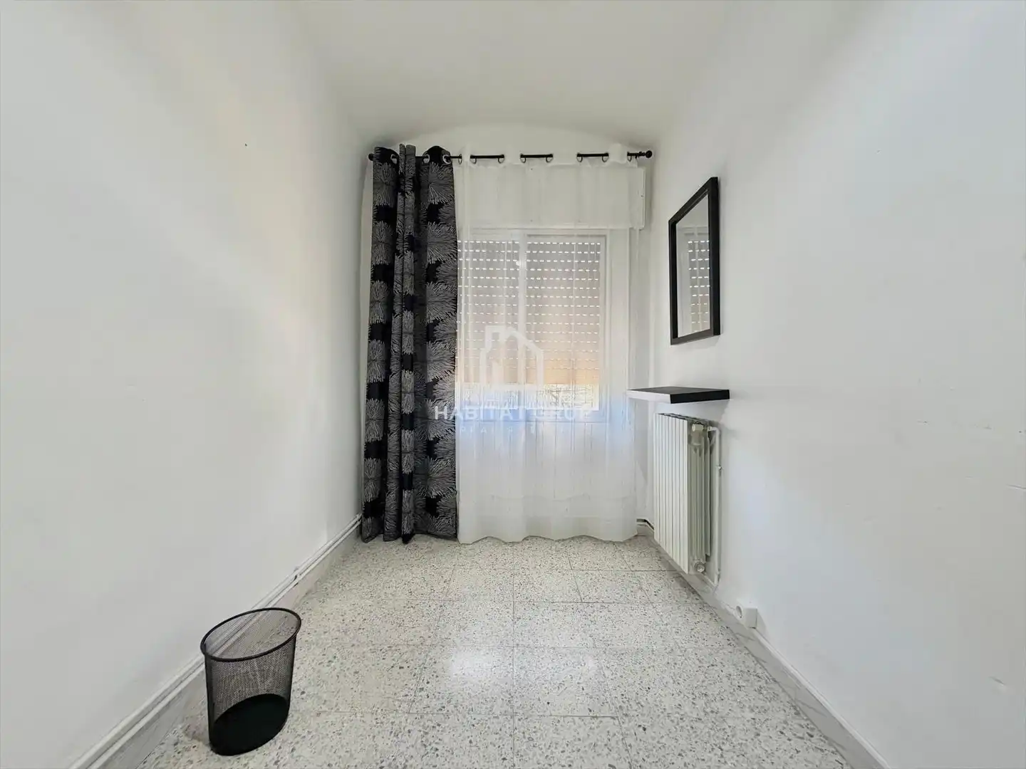 Habitación de Casa adosada en venta en Girona con Calefacción, Jardín privado y Terraza