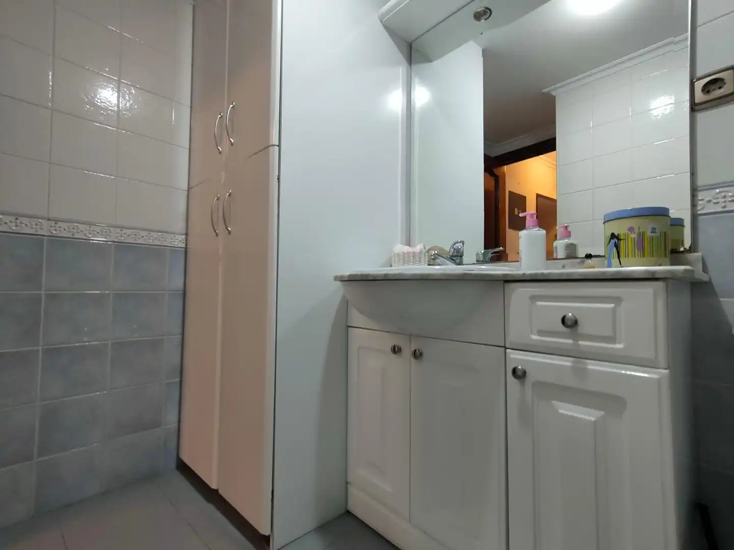 Baño de Piso en venta en Ondarroa con Calefacción y Balcón
