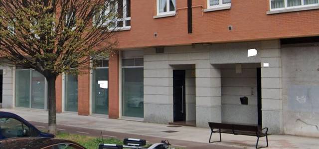 Local comercial en Alquiler en Calle Dolores Ibárruri, 12 en Nuevo Gijón