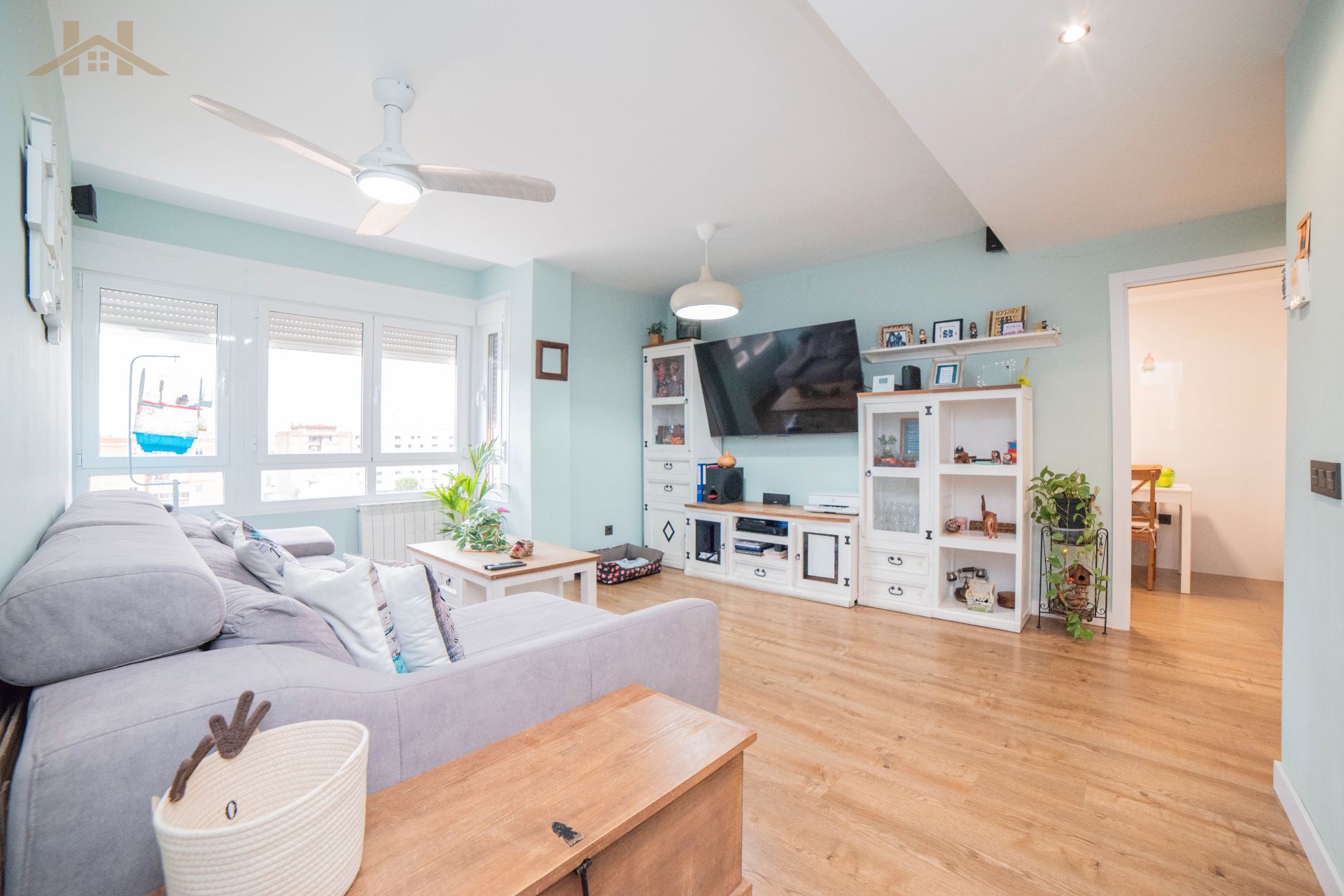 Living room of Flat for sale in Fuenlabrada  with Heating, Private garden and Community pool