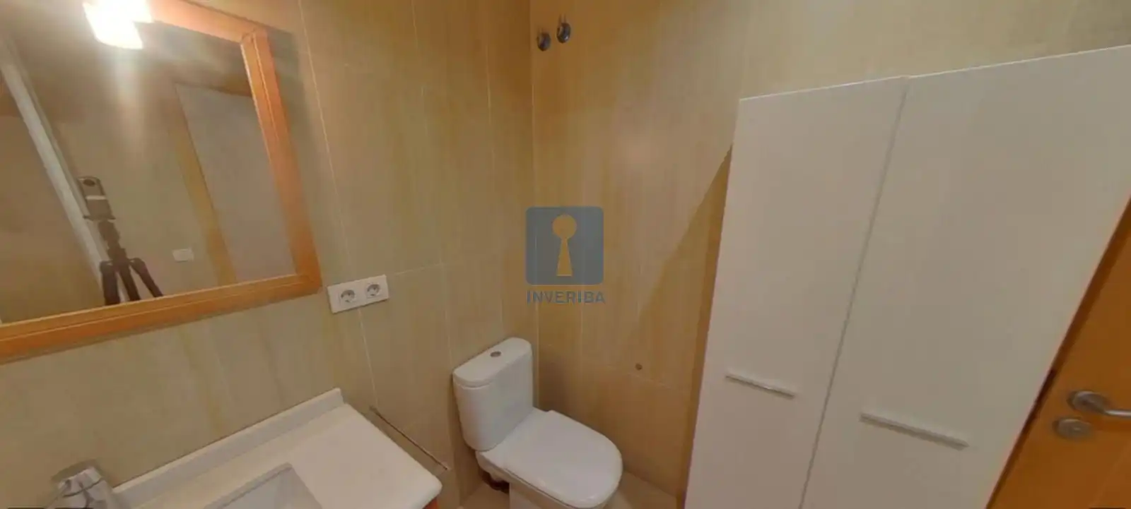 Baño de Casa adosada en venta en El Prat de Llobregat con Aire acondicionado, Calefacción y Terraza