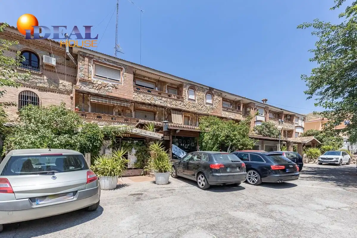 Local comercial en venda a Pinos Genil, imagen 3