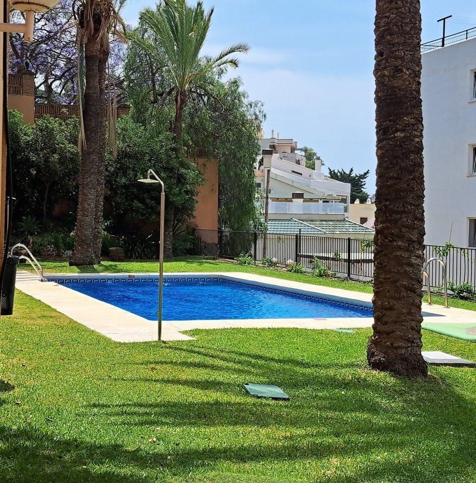 Piscina de Pis de lloguer en Málaga Capital amb Aire condicionat, Terrassa i Moblat