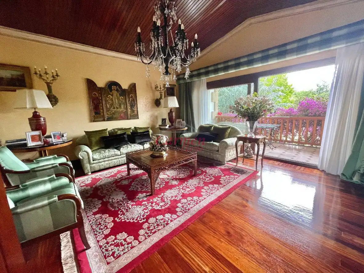 Sala de estar de Casa o chalet en venta en Loiu con Jardín privado, Terraza y Trastero