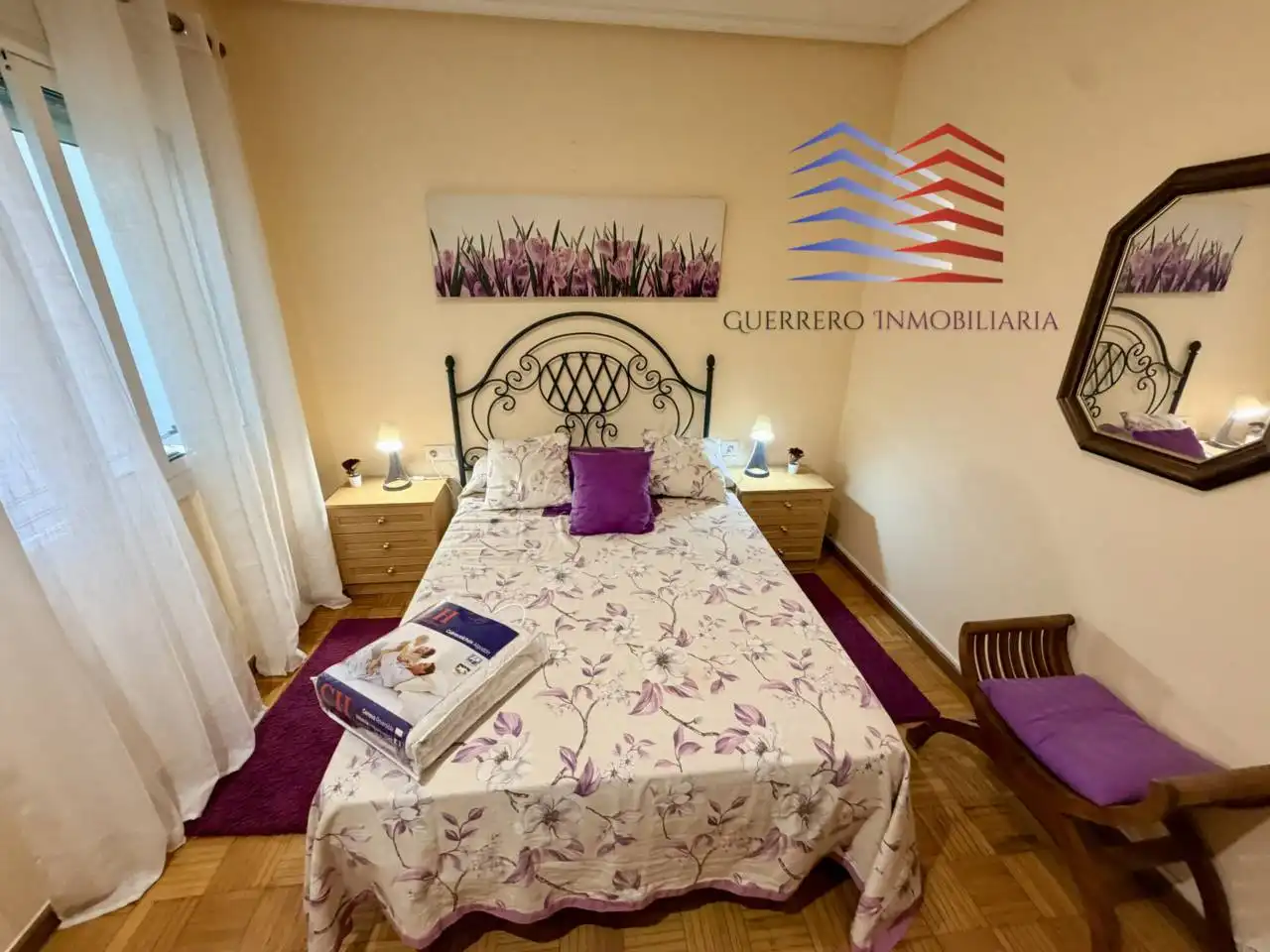 Habitación de Apartamento de alquiler en Ourense Capital  con Calefacción, Parquet y Amueblado