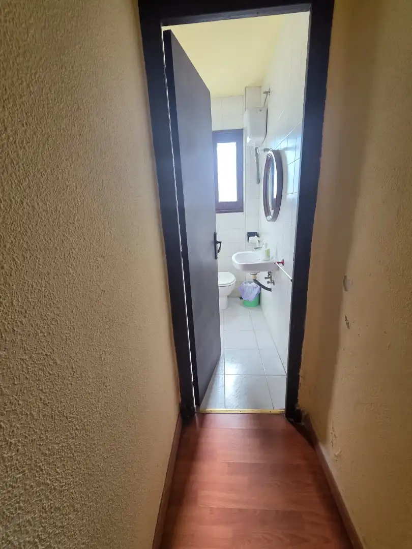 Baño de Piso de alquiler en Toledo con Aire acondicionado, Calefacción y Amueblado