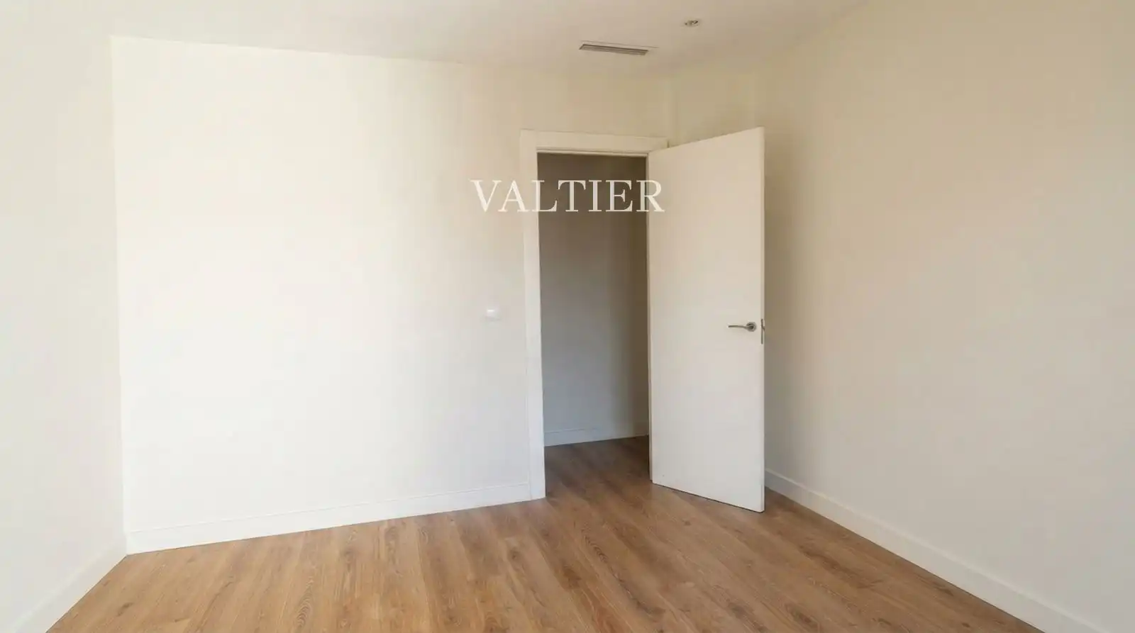 Schlafzimmer von Wohnung zur Miete in Madrid mit Klimaanlage und Abstellraum
