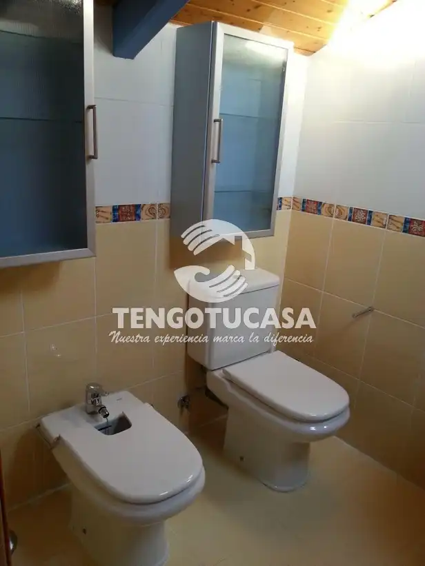Bathroom of Flat for rent in Madrid  with Air Conditioner, Heating and Parquet flooring