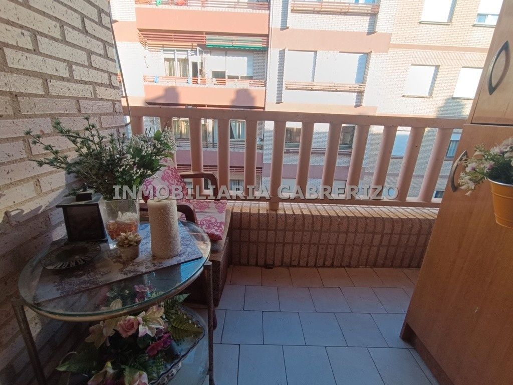 Balcony of Flat for sale in  Logroño  with Air Conditioner, Heating and Parquet flooring