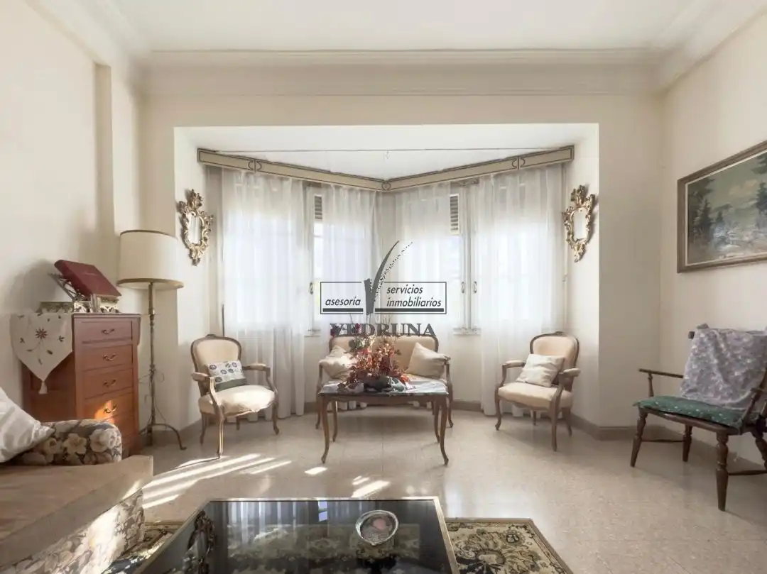 Living room of Flat for sale in Zaragoza  with Air Conditioner and Heating