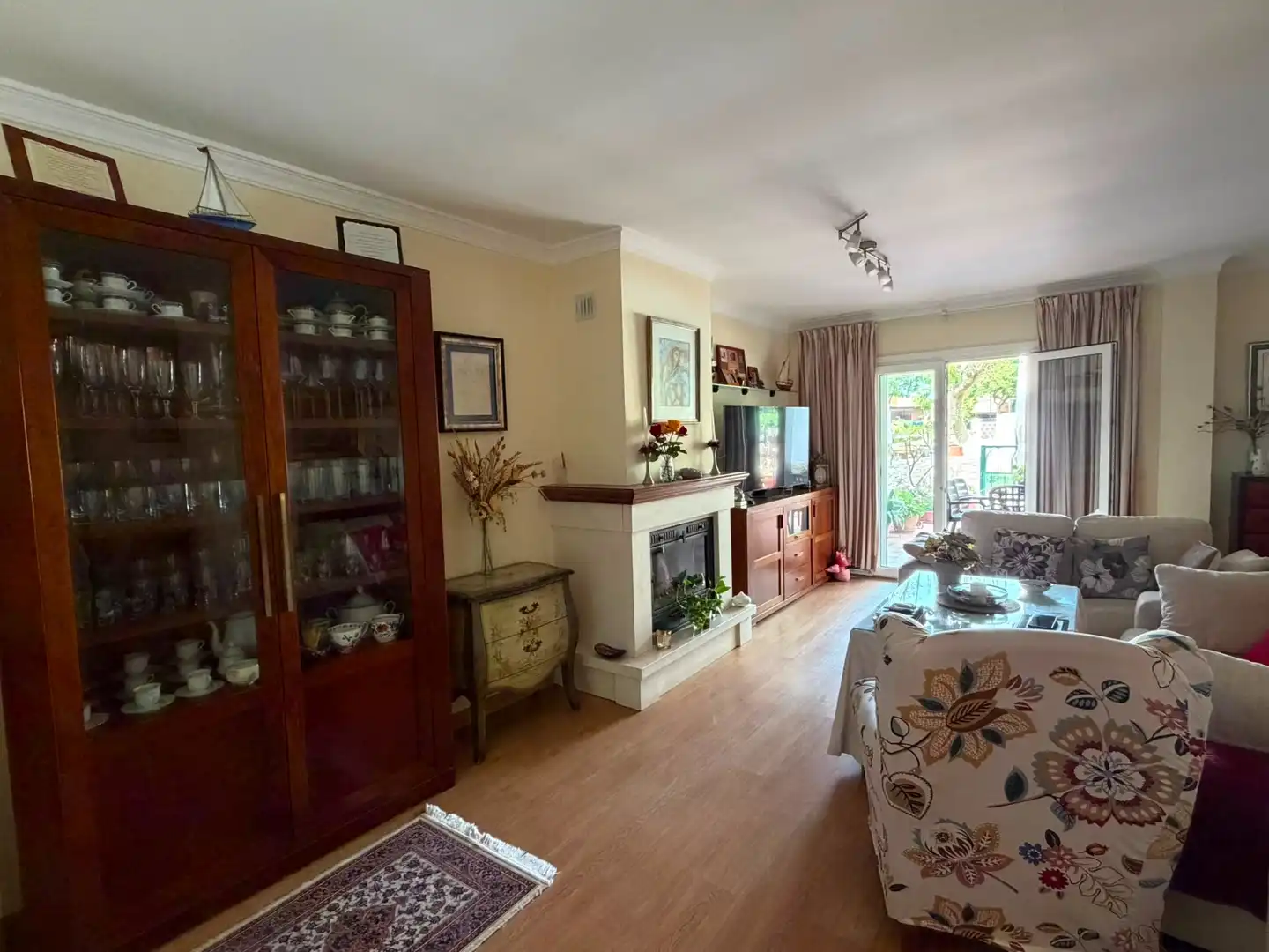 Sala d'estar de Casa adosada en venda en Vélez-Málaga amb Aire condicionat i Piscina comunitària