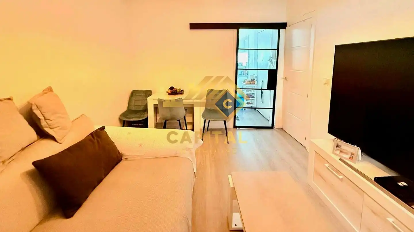 Bedroom of Flat for sale in Madrid  with Air Conditioner, Heating and Balcony