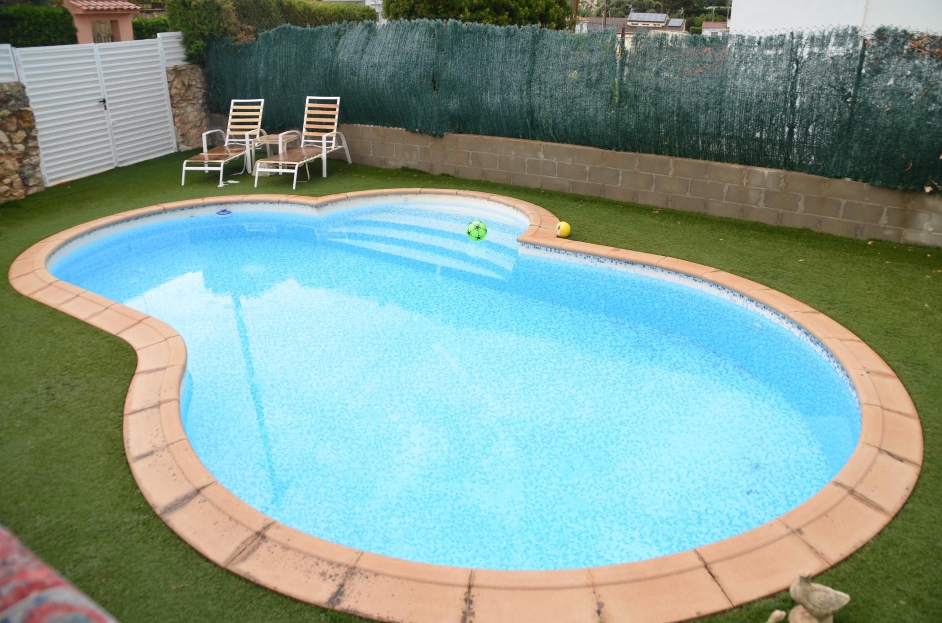 Swimming pool of House or chalet for sale in Cunit  with Heating, Private garden and Terrace