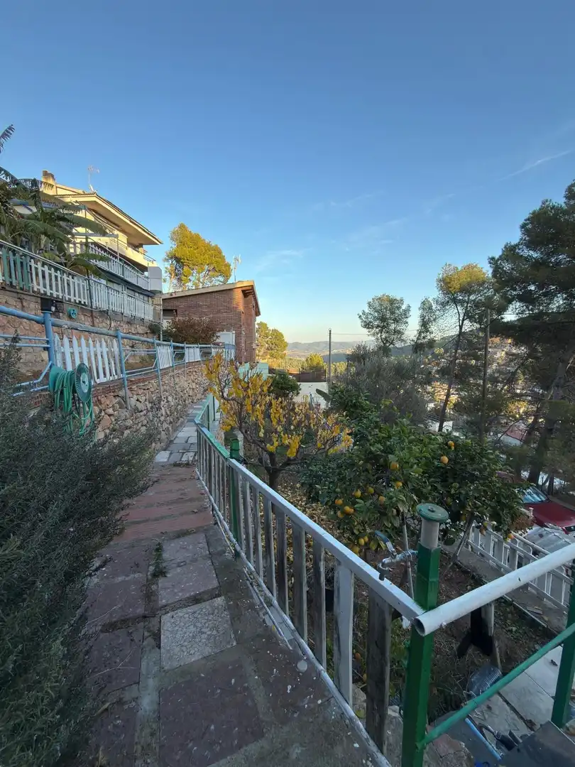 Vista exterior de Residencial en venta en Corbera de Llobregat