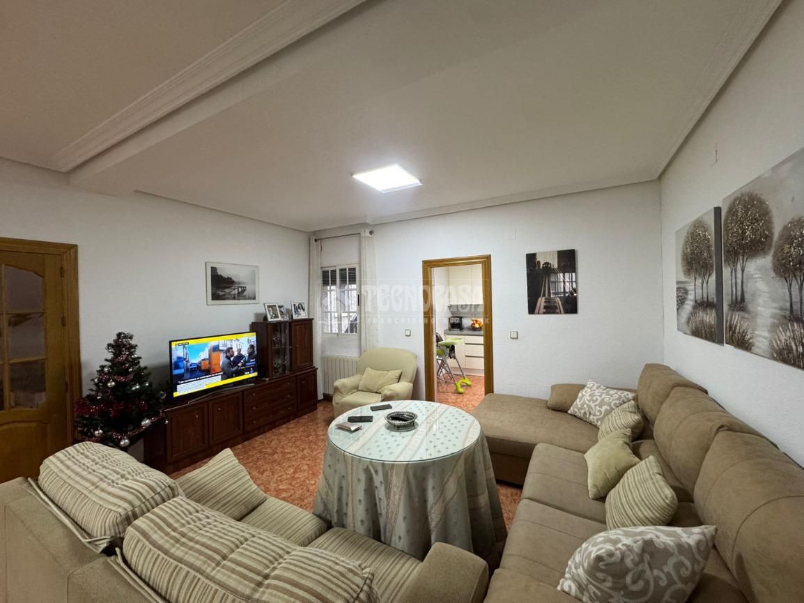 Sala d'estar de Casa adosada en venda en Vilches