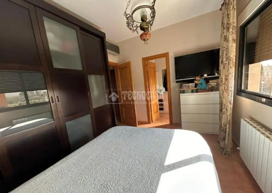 Habitación de Casa adosada en venta en Baeza con Aire acondicionado, Calefacción y Piscina