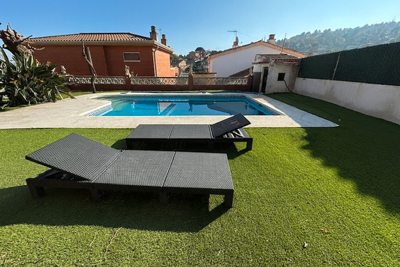 Swimming pool of House or chalet for sale in Sant Boi de Llobregat  with Air Conditioner, Heating and Private garden