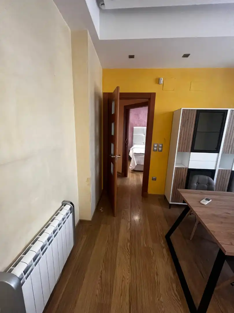 Wohnung zur Miete in Granada mit Klimaanlage, Heizung und Parkett