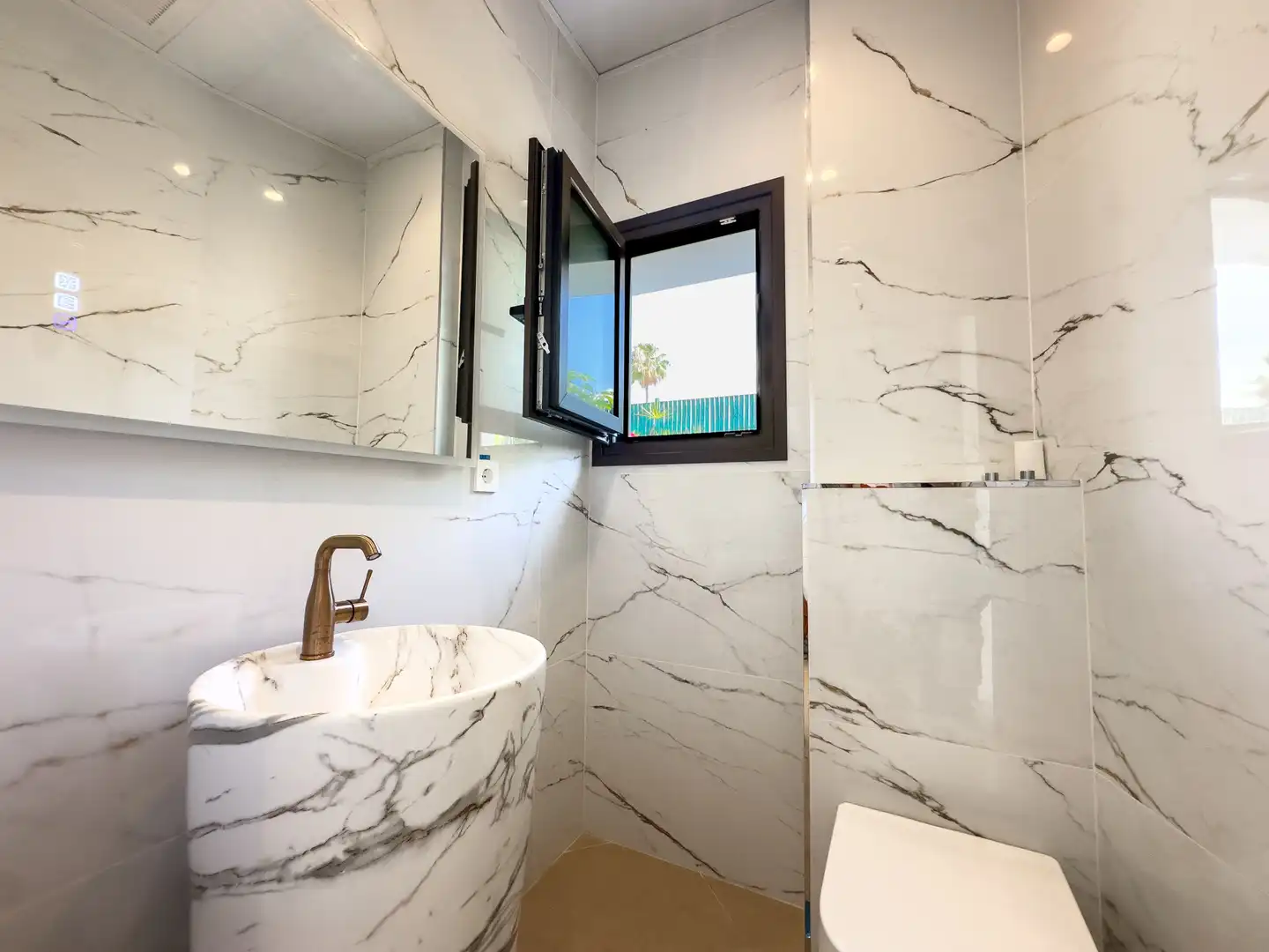 Baño de Casa o chalet en venta en Estepona con Aire acondicionado, Jardín privado y Terraza