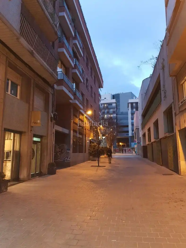 Individual en venda a Les Corts