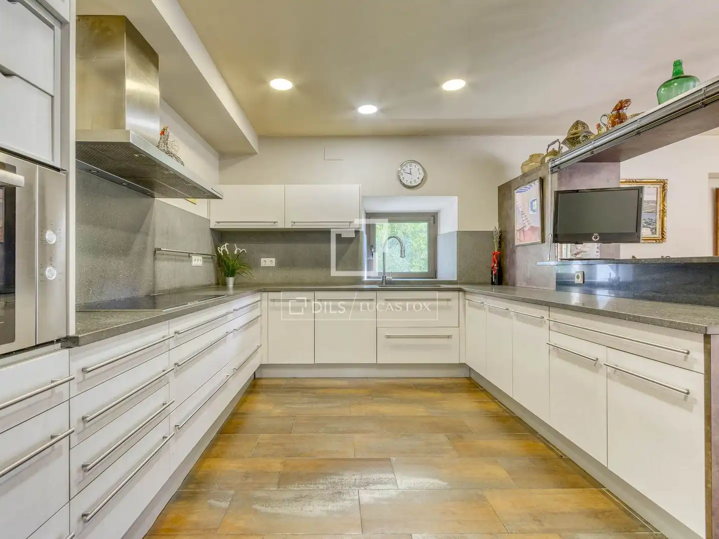 Cocina de Finca rústica en venta en Boadella i les Escaules con Calefacción, Jardín privado y Terraza