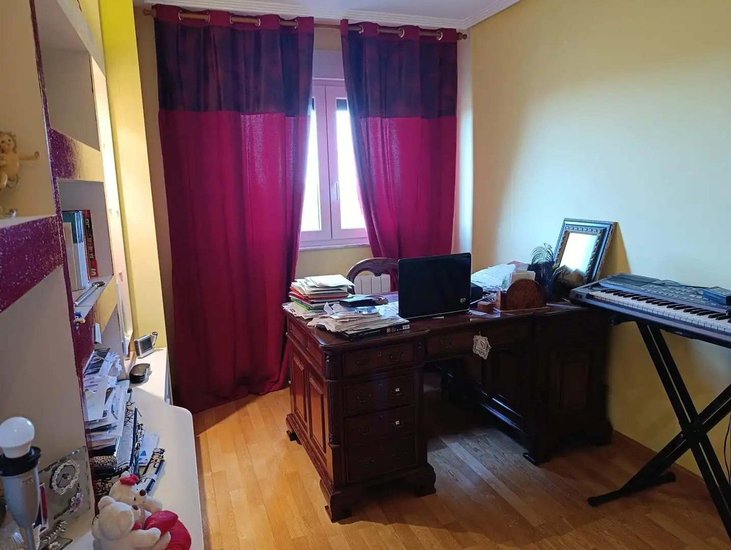 Habitación de Casa adosada en venta en Valverde de la Virgen con Jardín privado, Terraza y Balcón