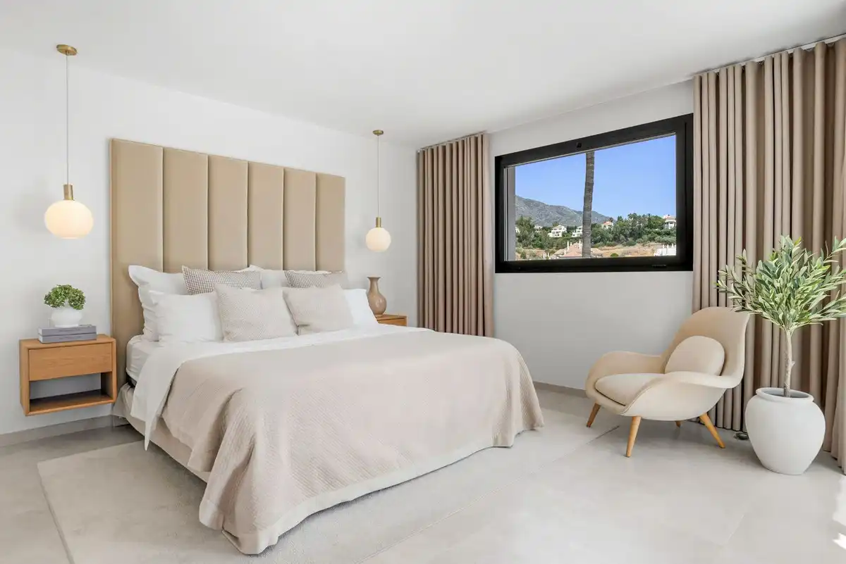 Bedroom of Houses for sale in Nueva Andalucía