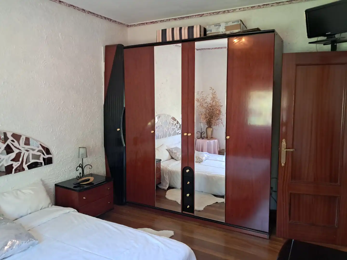 Bedroom of Flat for sale in Erandio