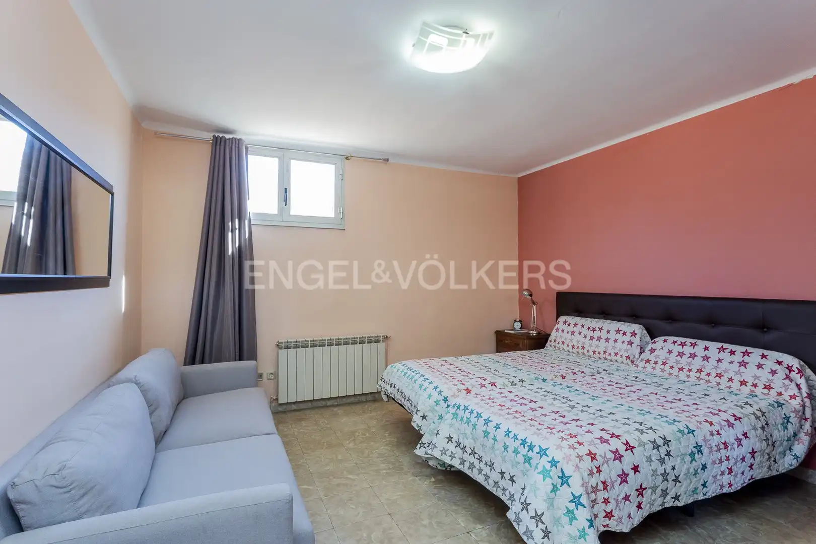 Habitación de Finca rústica en venta en Sant Quintí de Mediona con Calefacción, Jardín privado y Trastero
