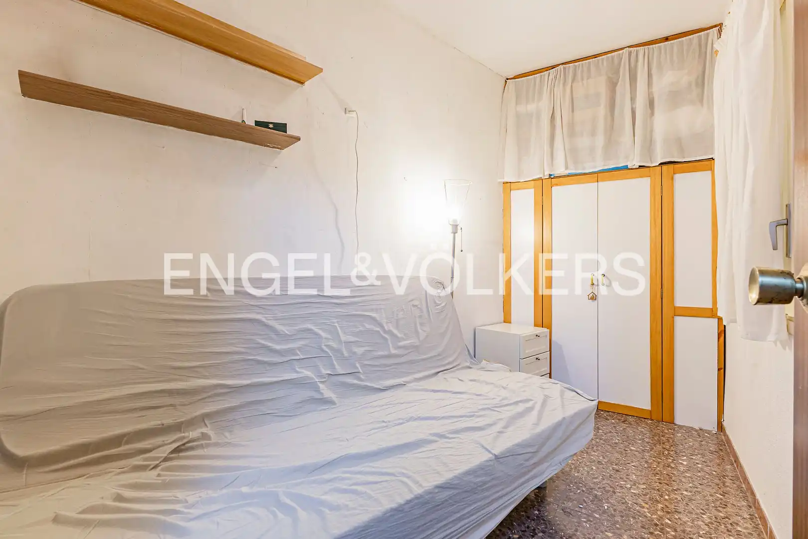 Piso en venta en Barcelona con Calefacción, Piscina y Balcón
