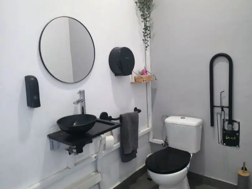 Local comercial en venda a calle joan molins parera 39, imagen 5