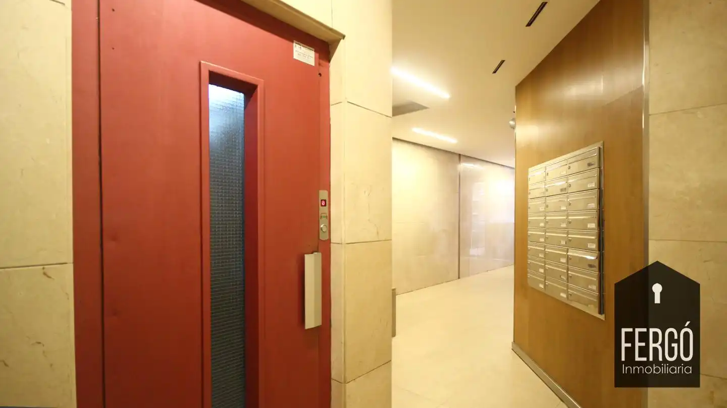 Business premises to rent in Reino De León, imagen 14