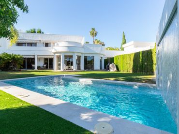 House with pool to rent in ROYAL HEIGHTS 20