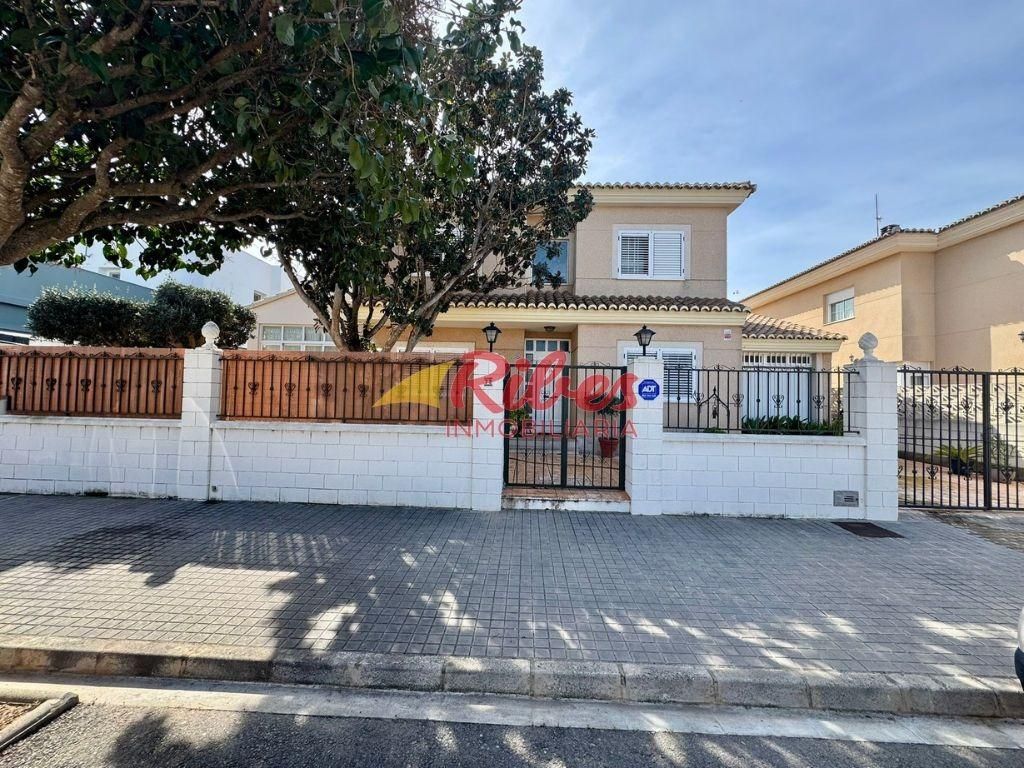 Exterior view of Houses for sale in Polinyà de Xúquer