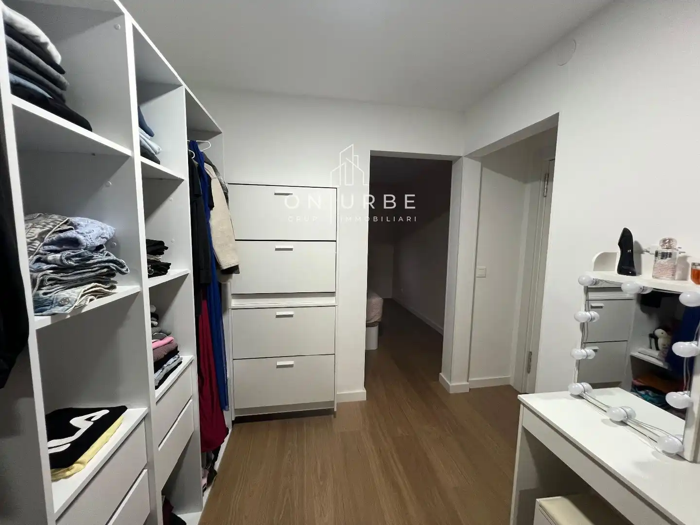 Dormitori de Pis en venda en La Llagosta amb Aire condicionat, Terrassa i Moblat