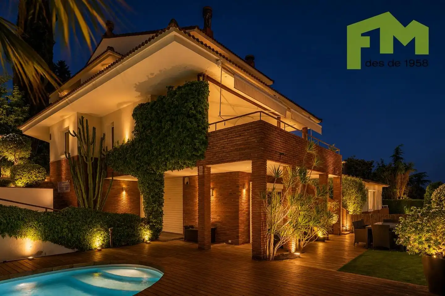 Vista exterior de Casa o chalet en venta en El Masnou con Aire acondicionado, Calefacción y Jardín privado