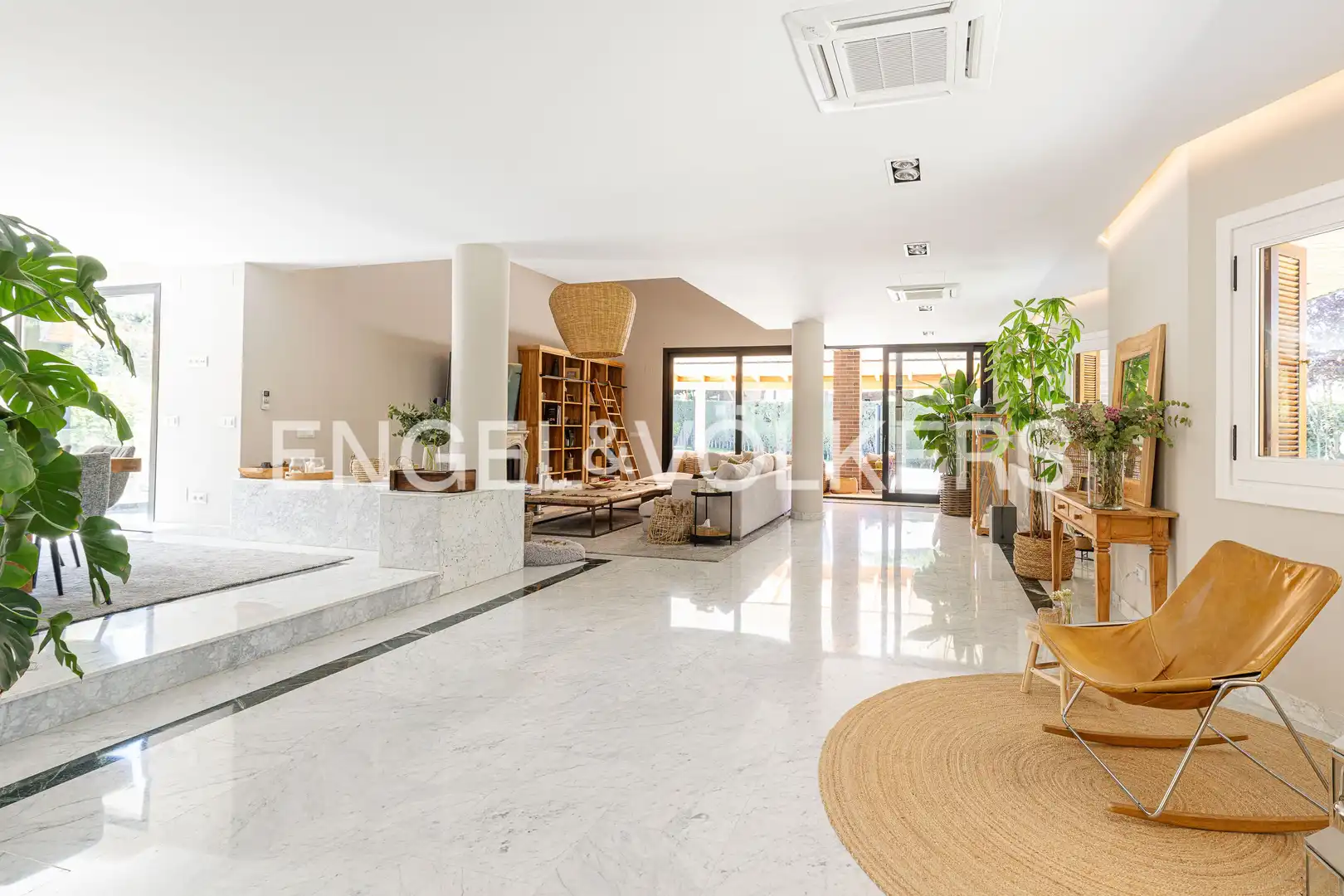 Sala de estar de Casa o chalet en venta en Boadilla del Monte con Aire acondicionado, Calefacción y Jardín privado
