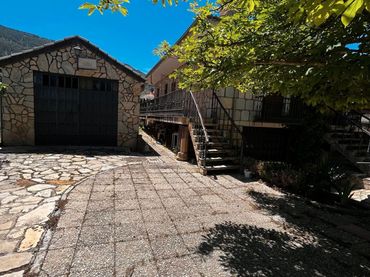 Detached house with balcony for sale in Mancha Real