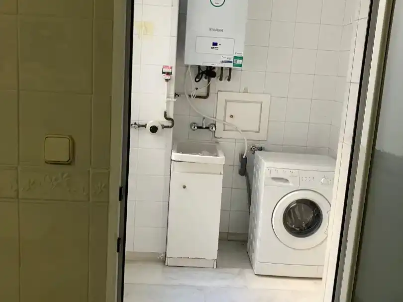 Bany de Pis de lloguer en Granada amb Aire condicionat, Traster i Balcó