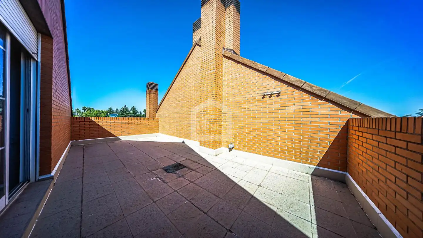 Terraza de Casa adosada en venta en Villaviciosa de Odón con Calefacción, Jardín privado y Parquet