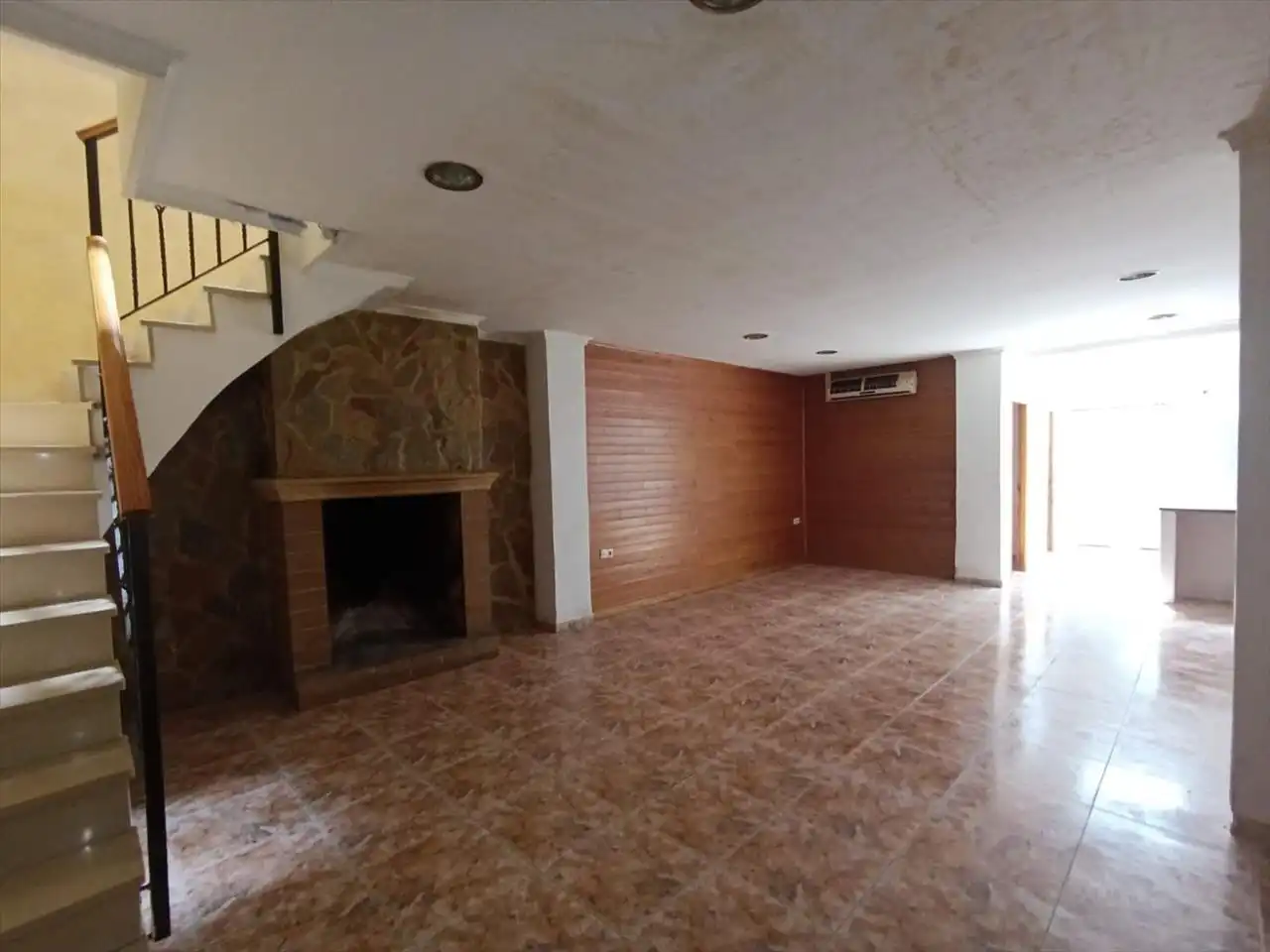 Casa adosada en venda en Alberic amb Terrassa